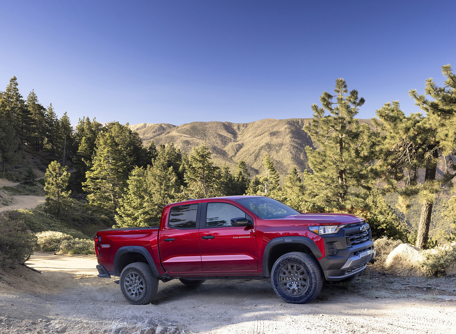 2023 Chevrolet Colorado Z71 Trail Boss Front Three-Quarter Wallpapers #39 of 67