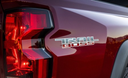 2023 Chevrolet Colorado Z71 Trail Boss Tail Light Wallpapers 450x275 (45)