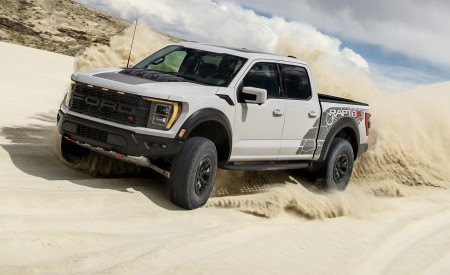 2023 Ford F-150 Raptor R Front Three-Quarter Wallpapers 450x275 (5)