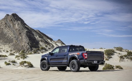 2023 Ford F-150 Raptor R Rear Three-Quarter Wallpapers 450x275 (16)