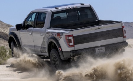 2023 Ford F-150 Raptor R Rear Three-Quarter Wallpapers 450x275 (3)