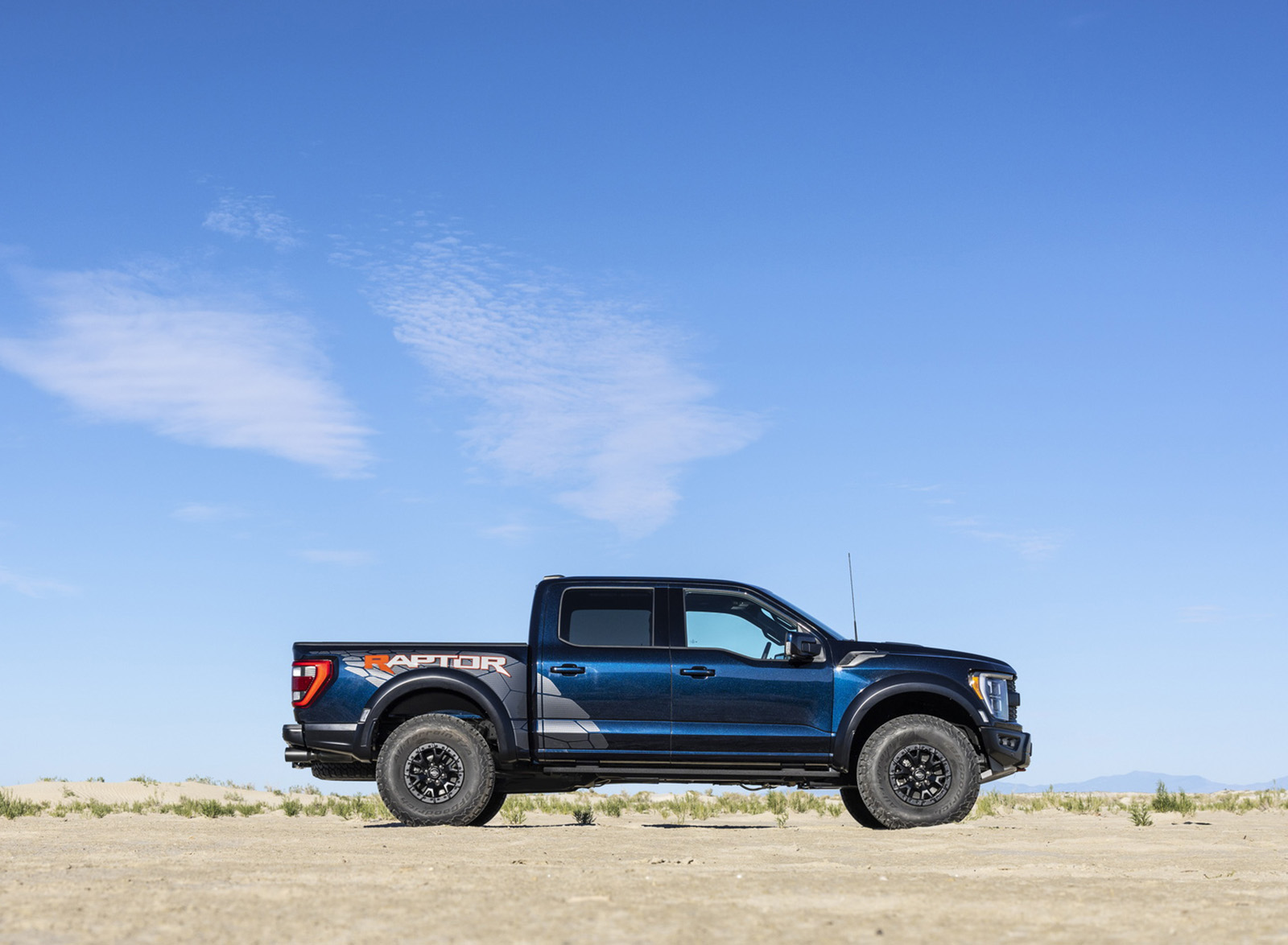 2023 Ford F-150 Raptor R Side Wallpapers #19 of 31