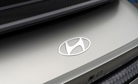2023 Hyundai Ioniq 6 Badge Wallpapers 450x275 (54)
