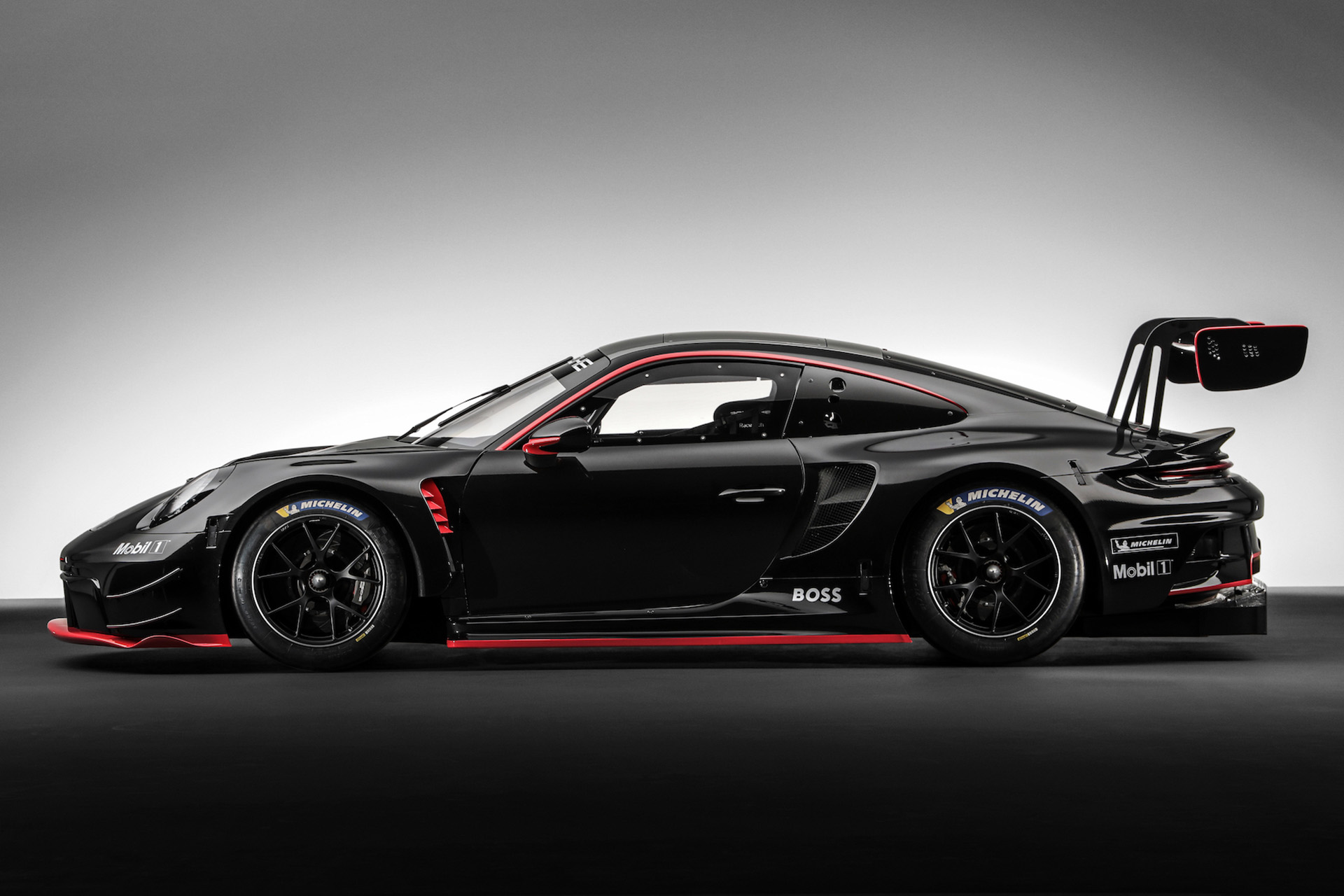 2023 Porsche 911 GT3 R Side Wallpapers (7)