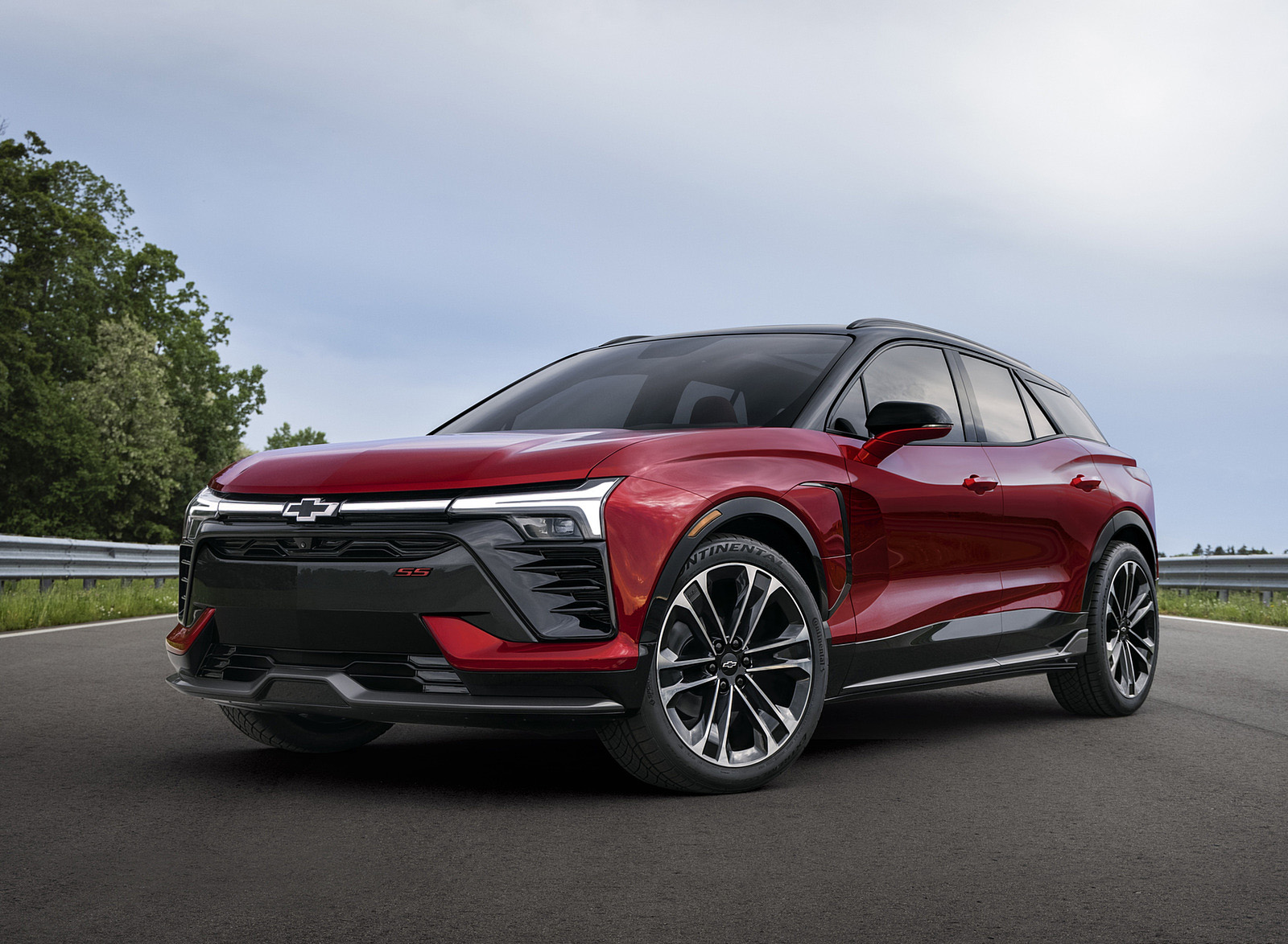 2024 Chevrolet Blazer EV SS (Color: Radiant Red Tintcoat) Front Three-Quarter Wallpapers (4)
