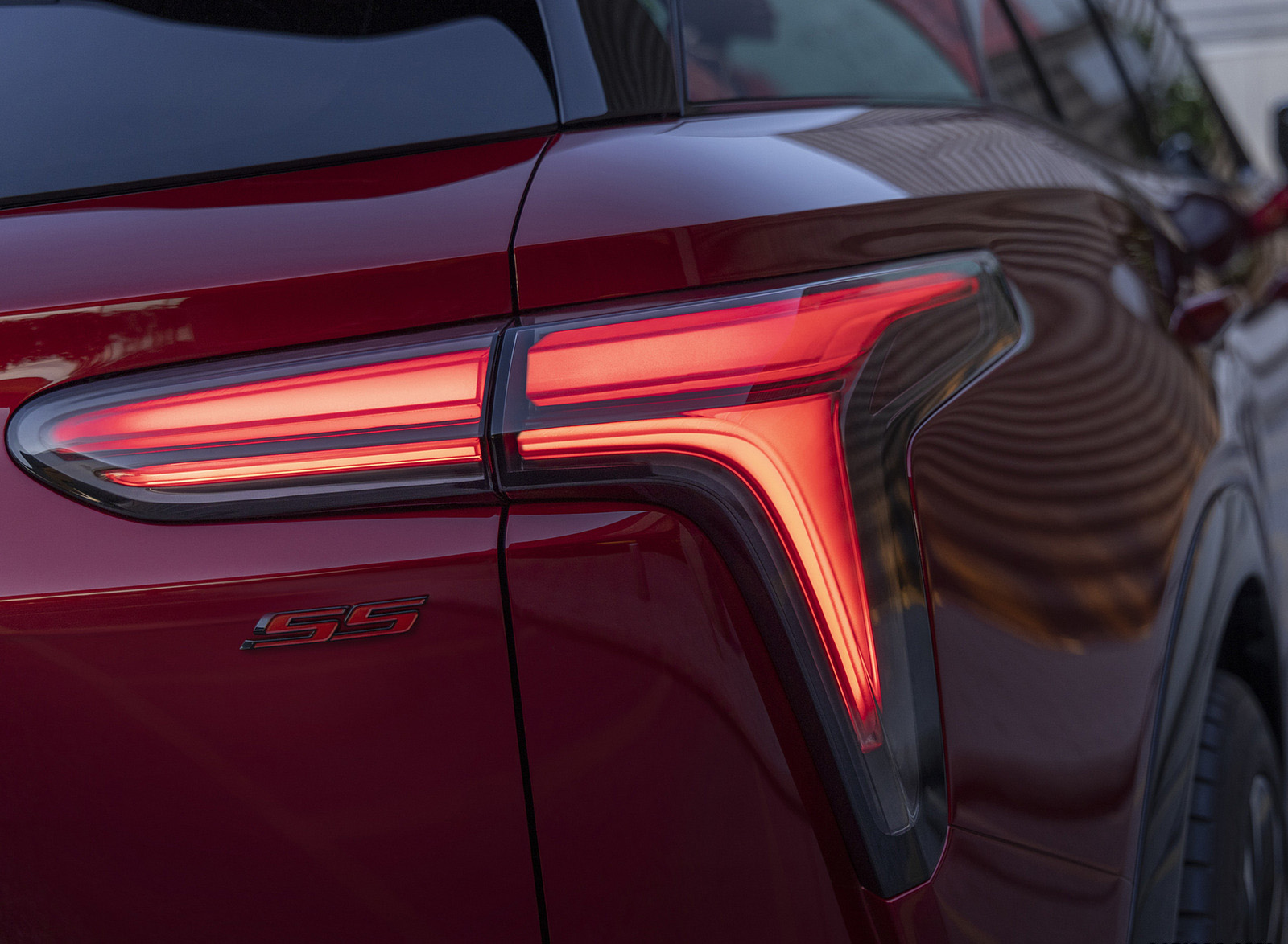 2024 Chevrolet Blazer EV SS (Color: Radiant Red Tintcoat) Tail Light Wallpapers #19 of 40