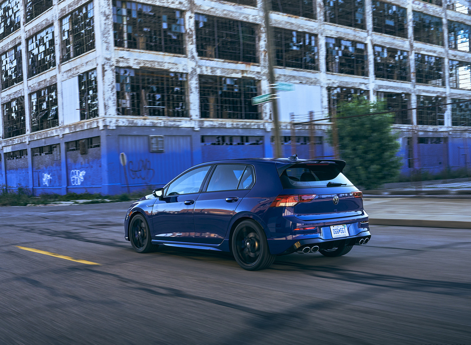 2022 Volkswagen Golf R 20th Anniversary Edition Rear Three-Quarter Wallpapers  #9 of 53