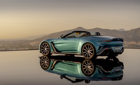 2023 Aston Martin V12 Vantage Roadster Rear Three-Quarter Wallpapers 450x275 (2)
