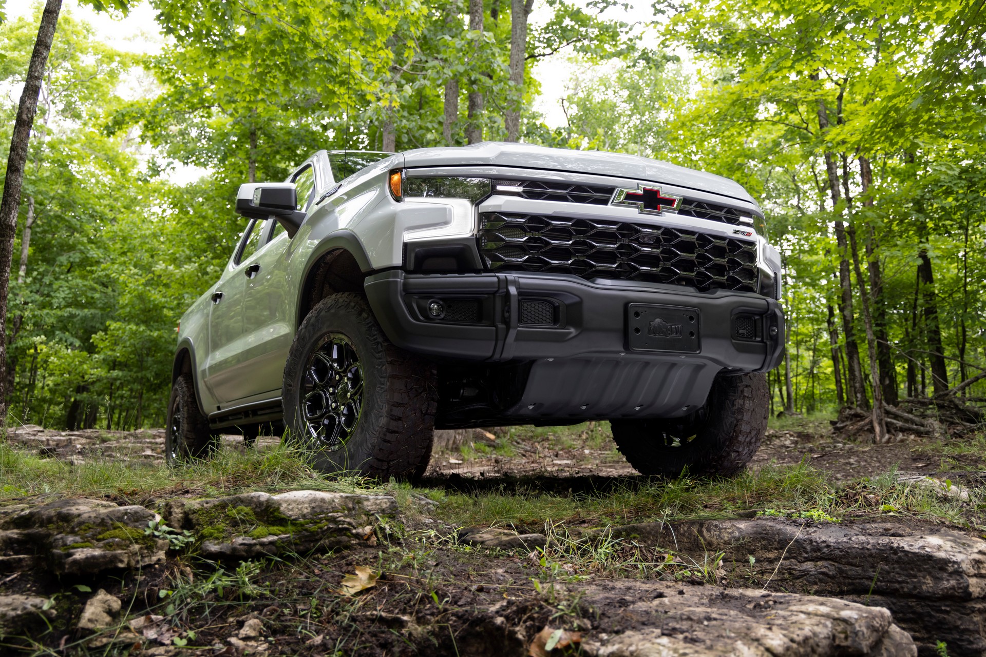 2023 Chevrolet Silverado ZR2 Bison Front Wallpapers (2)