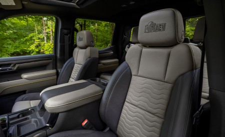 2023 Chevrolet Silverado ZR2 Bison Interior Front Seats Wallpapers 450x275 (15)