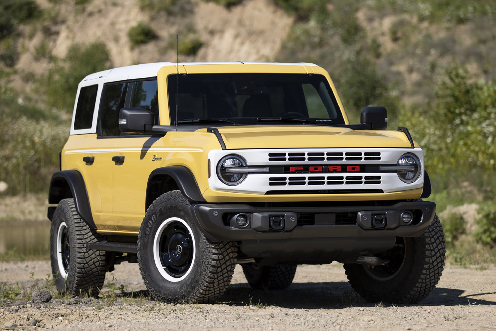 2023 Ford Bronco Heritage Edition (Color: Yellowstone Metallic) Front Wallpapers #2 of 10