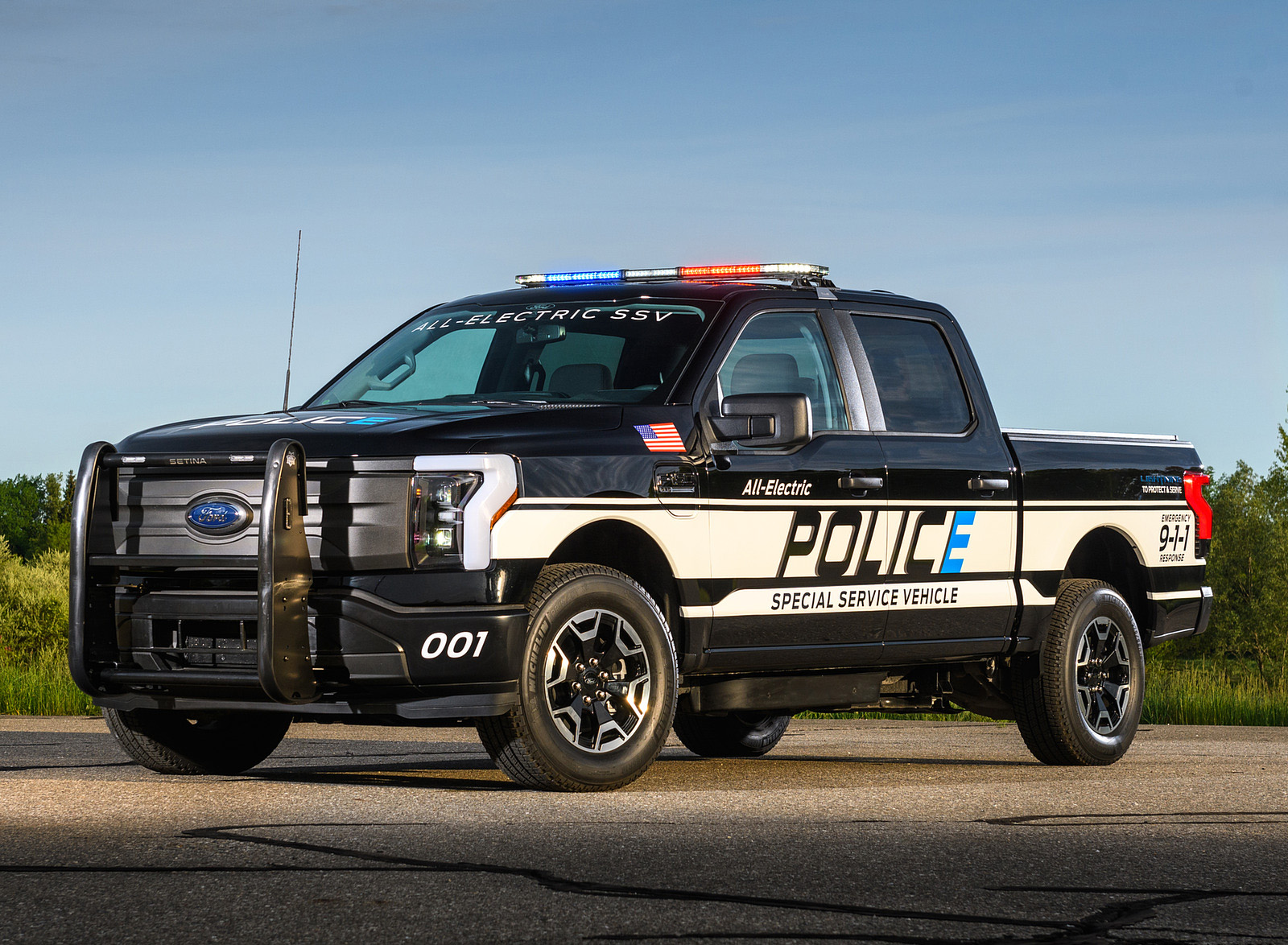 2023 Ford F-150 Lightning Pro Special Service Vehicle Front Three-Quarter Wallpapers (1). Download Wallpaper
