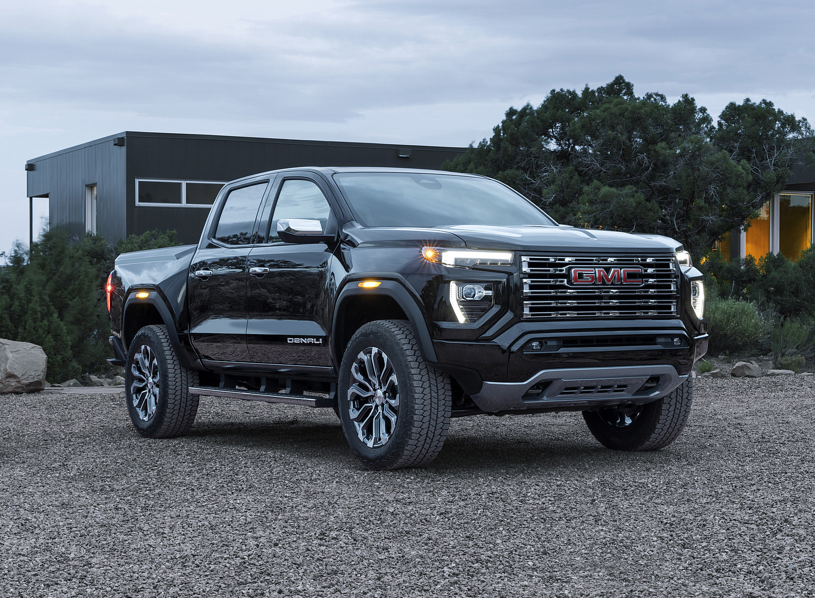 2023 GMC Canyon Denali Front Three-Quarter Wallpapers #2 of 16