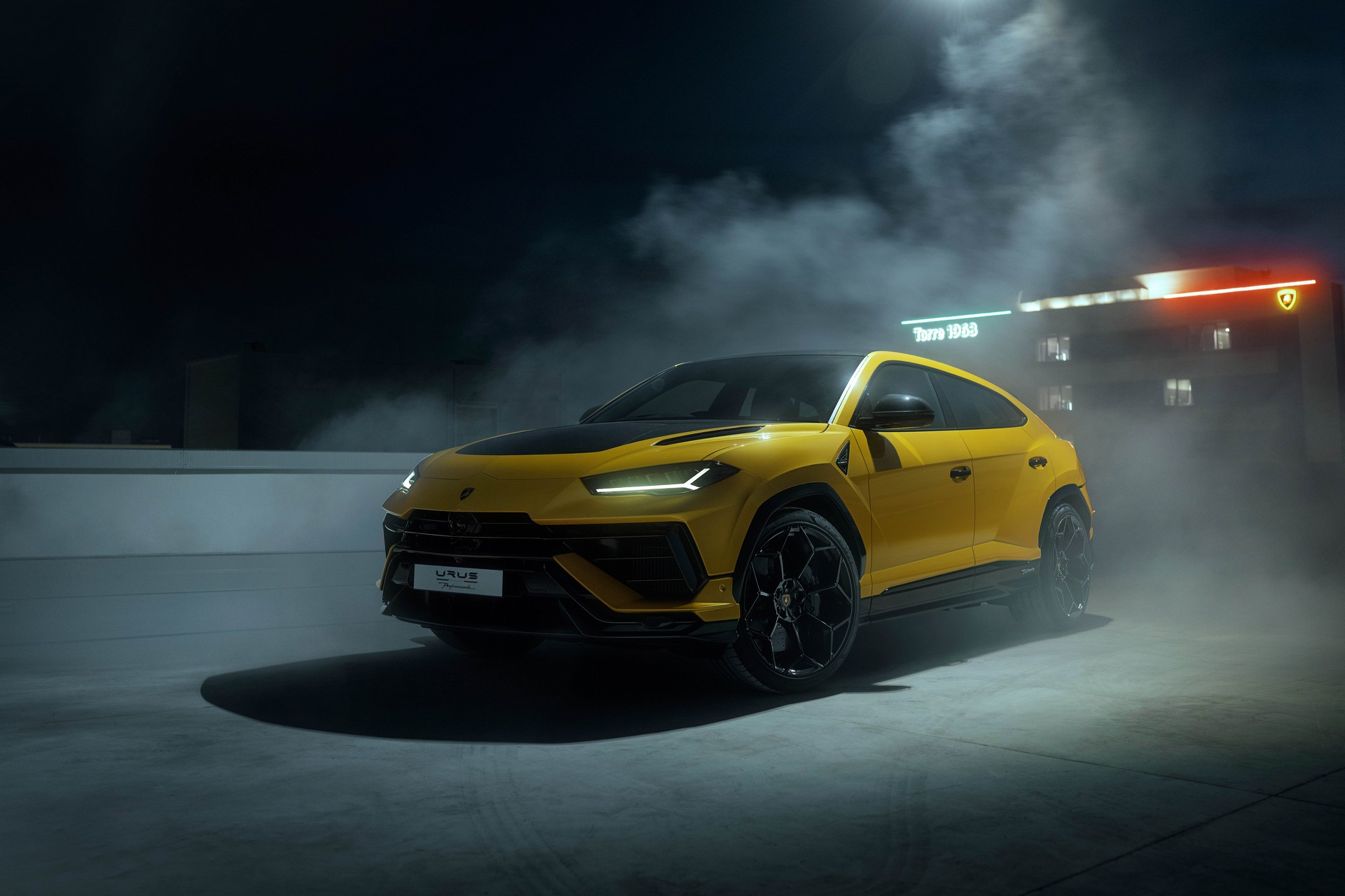 2023 Lamborghini Urus Performante Front Three-Quarter Wallpapers (10)