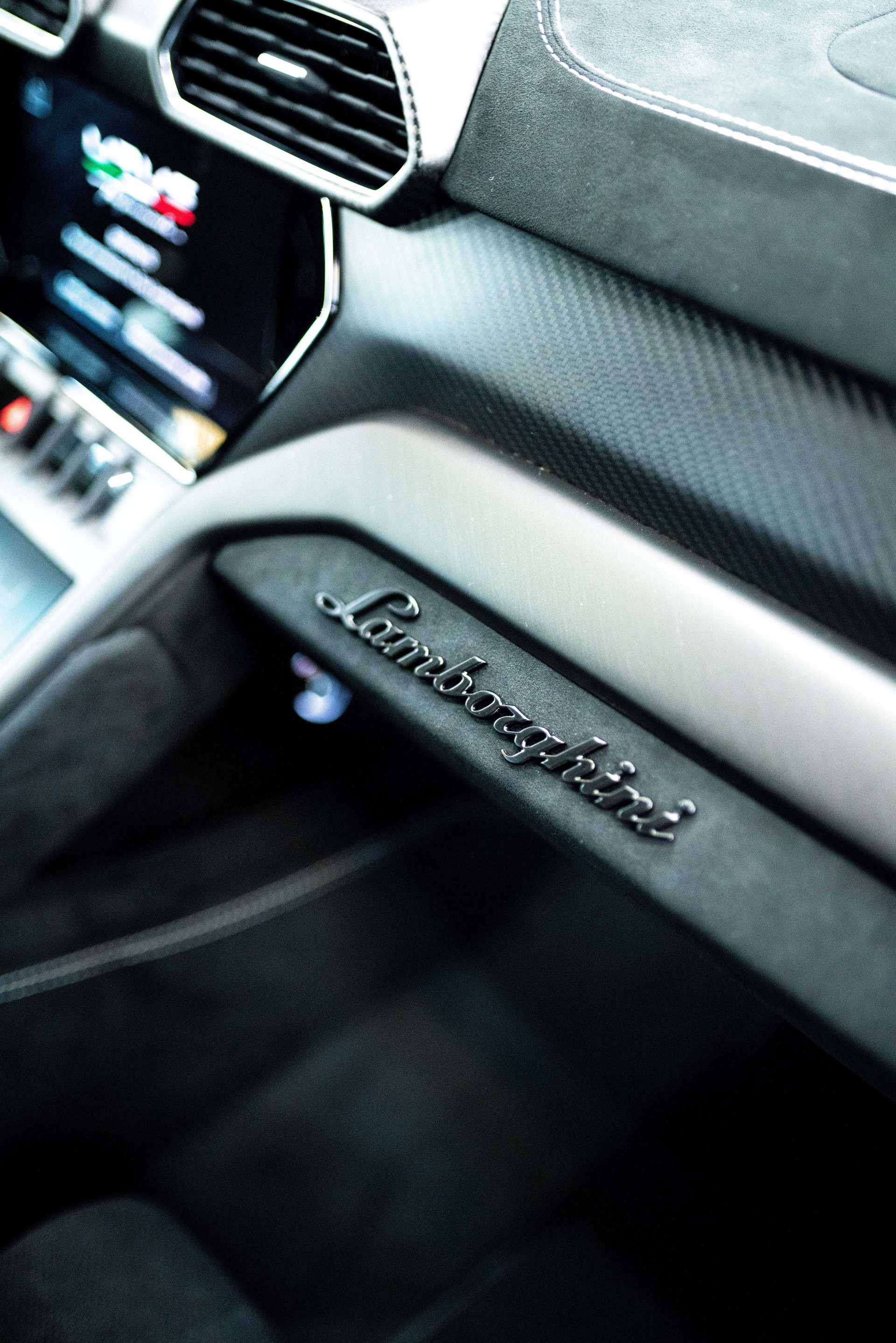 2023 Lamborghini Urus Performante Interior Detail Wallpapers #45 of 105
