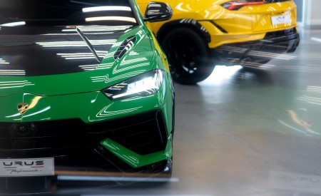 2023 Lamborghini Urus Performante Wallpapers  450x275 (73)