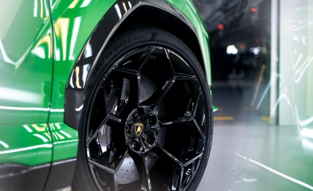 2023 Lamborghini Urus Performante Wheel Wallpapers 450x275 (75)