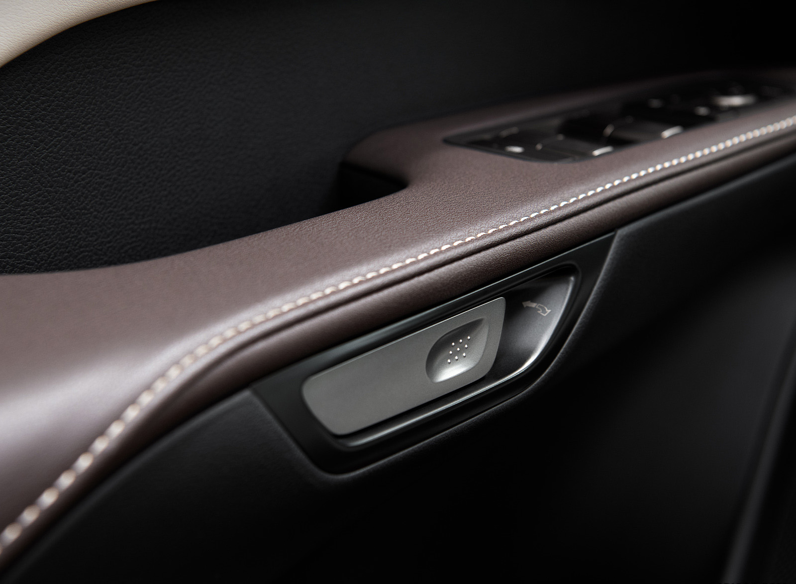 2023 Lexus RX 350h AWD (Color: Red Mica) Interior Detail Wallpapers #27 of 42