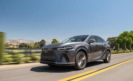 2023 Lexus RX 450h+ Luxury PHEV (Color: Sonic Grey) Front Three-Quarter Wallpapers  450x275 (3)