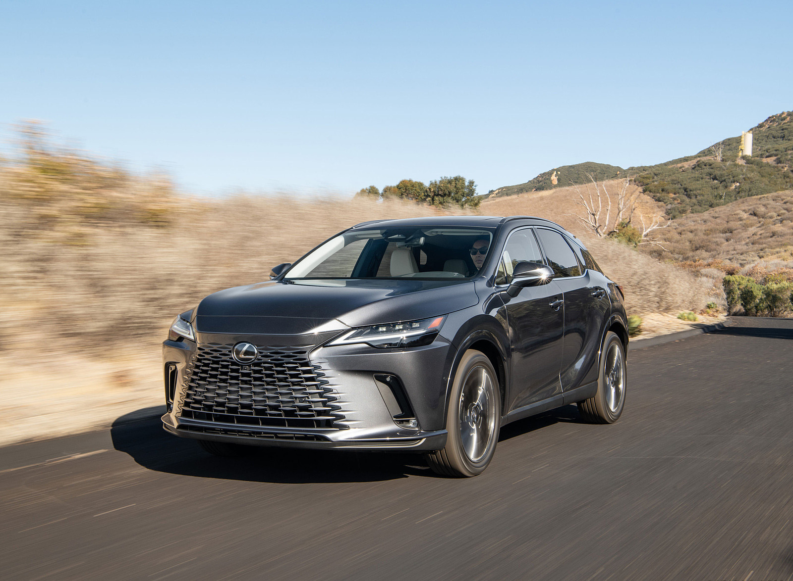 2023 Lexus RX 450h+ Luxury PHEV (Color: Sonic Grey) Front Three-Quarter Wallpapers #11 of 63