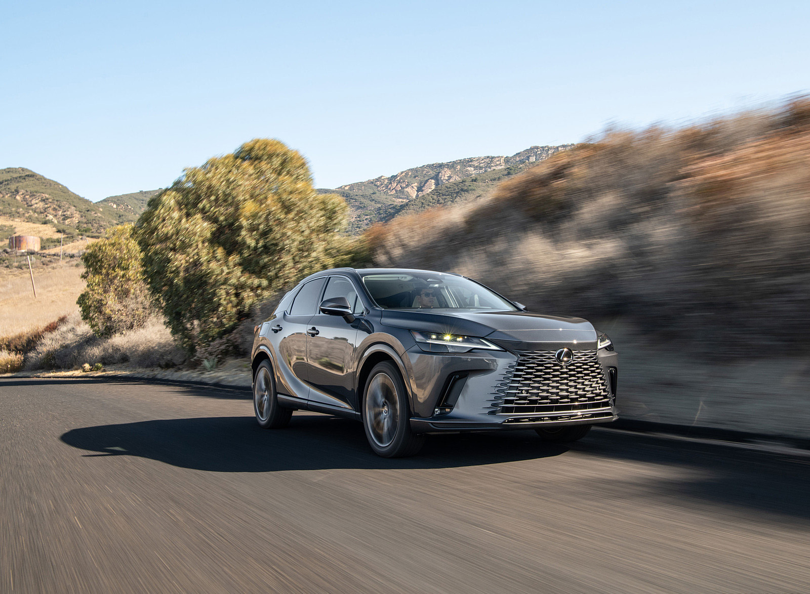 2023 Lexus RX 450h+ Luxury PHEV (Color: Sonic Grey) Front Three-Quarter Wallpapers #12 of 63