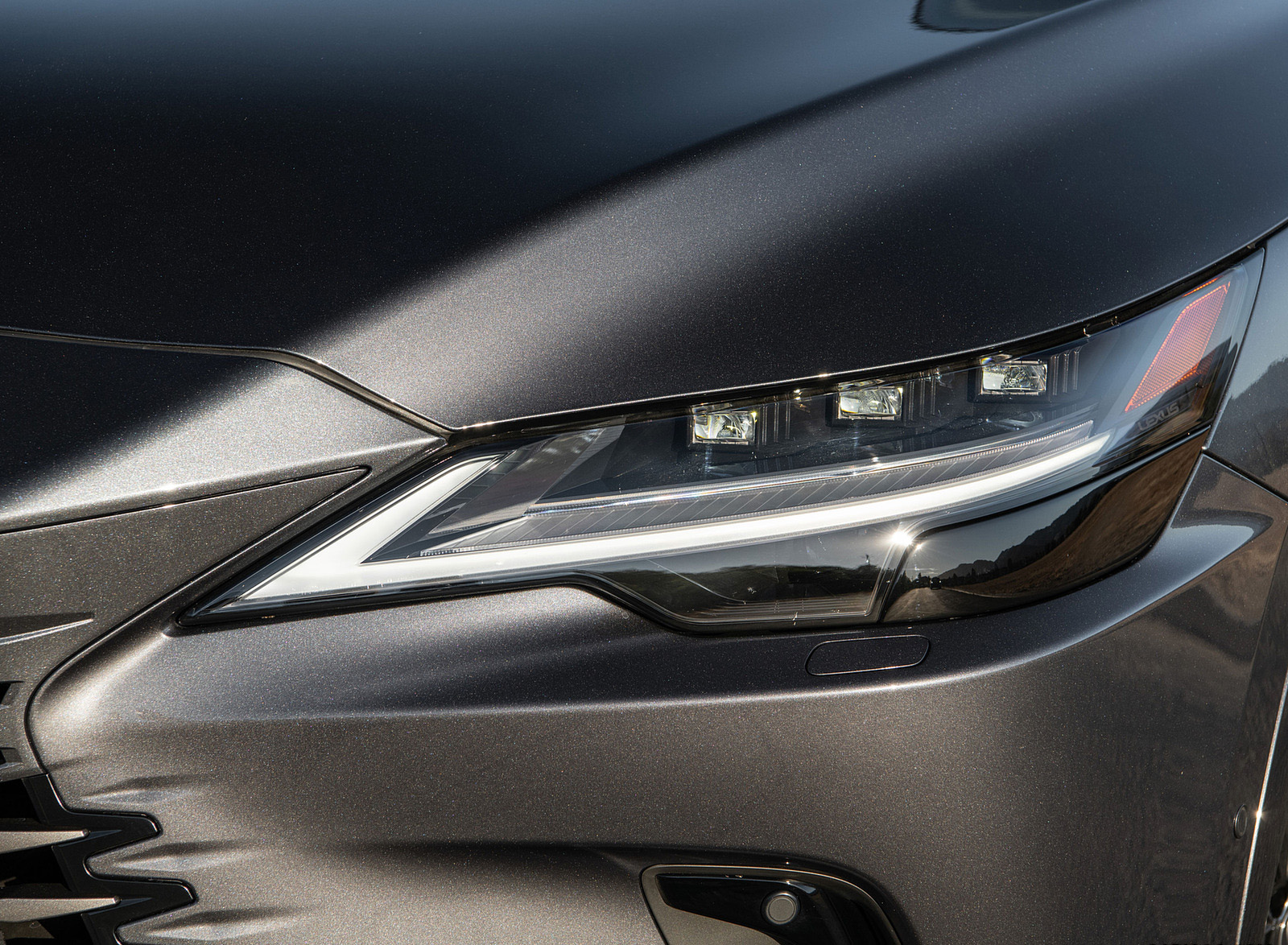 2023 Lexus RX 450h+ Luxury PHEV (Color: Sonic Grey) Headlight Wallpapers #24 of 63