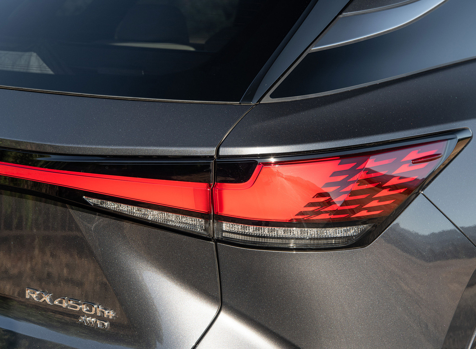 2023 Lexus RX 450h+ Luxury PHEV (Color: Sonic Grey) Tail Light Wallpapers #26 of 63