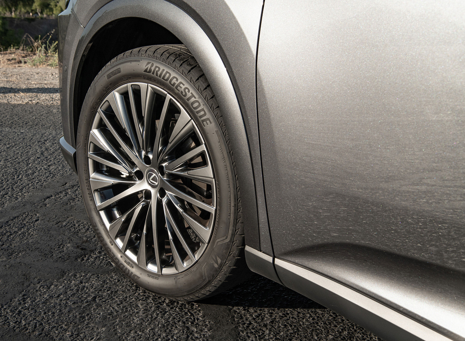2023 Lexus RX 450h+ Luxury PHEV (Color: Sonic Grey) Wheel Wallpapers #25 of 63