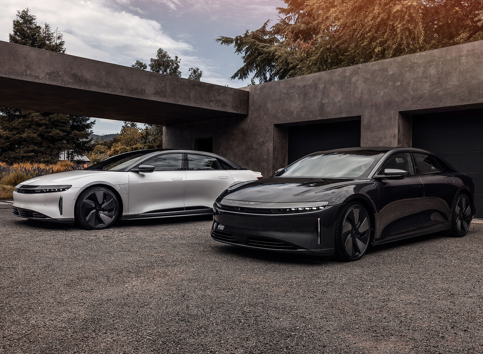 2023 Lucid Air Stealth Front Three-Quarter Wallpapers (1)