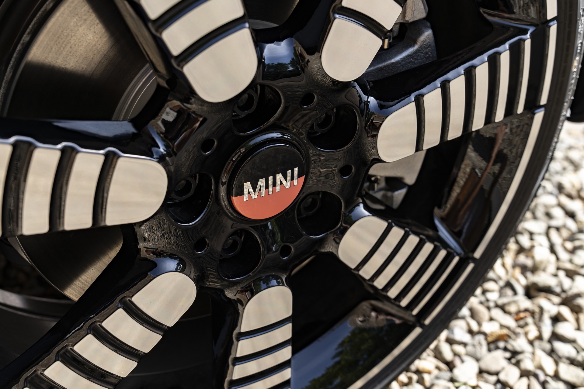 2023 MINI Cooper S 3-door Multitone Edition Brakes Wallpapers #49 of 72