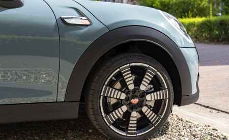 2023 MINI Cooper S 3-door Multitone Edition Wheel Wallpapers 450x275 (46)