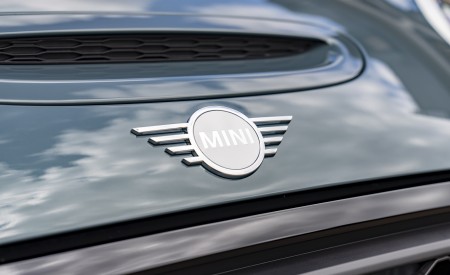 2023 MINI Cooper S 5-door Multitone Edition Badge Wallpapers 450x275 (32)