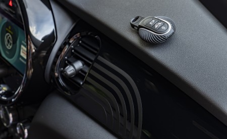 2023 MINI Cooper S 5-door Multitone Edition Key Fob Wallpapers 450x275 (65)