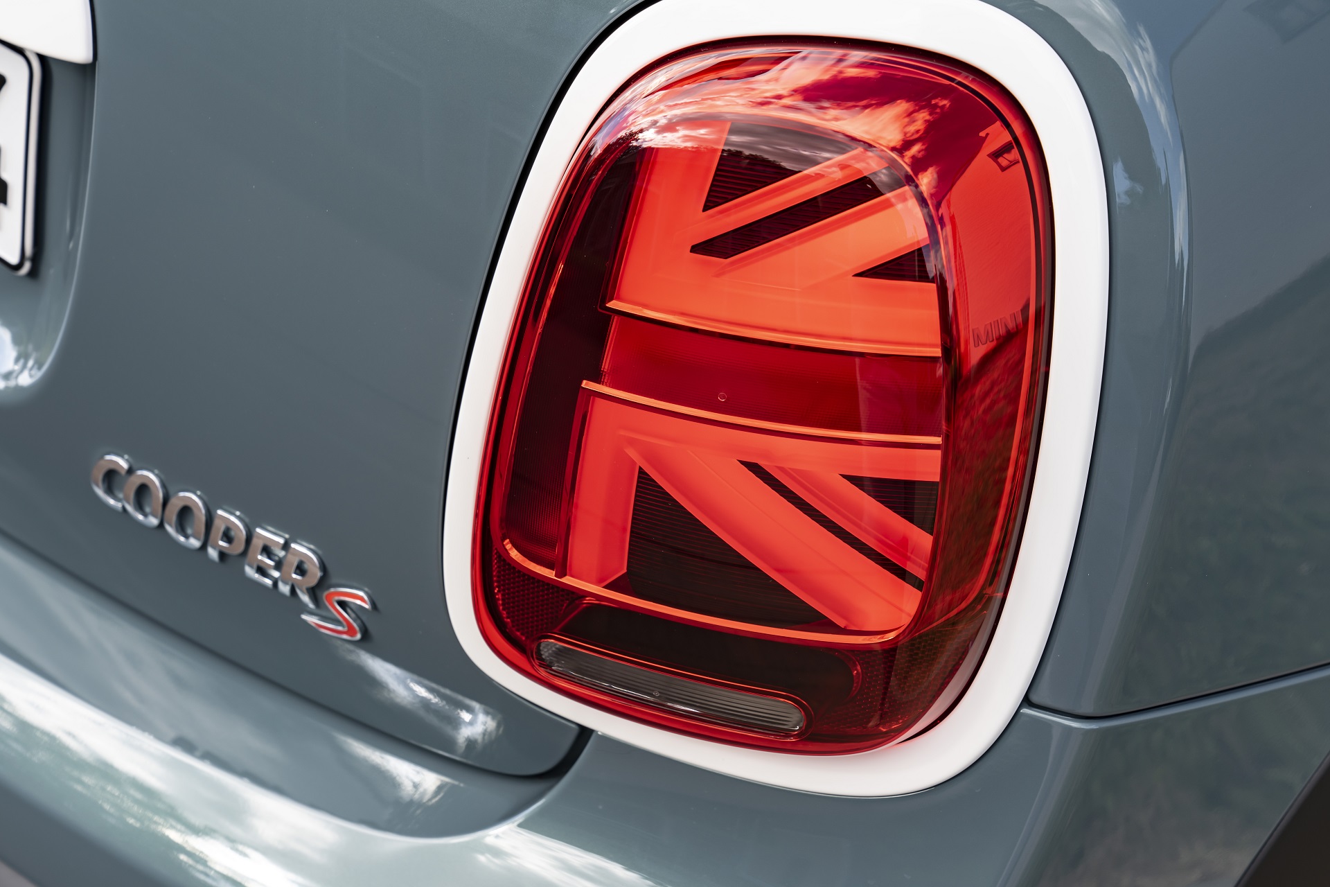 2023 MINI Cooper S 5-door Multitone Edition Tail Light Wallpapers #49 of 66