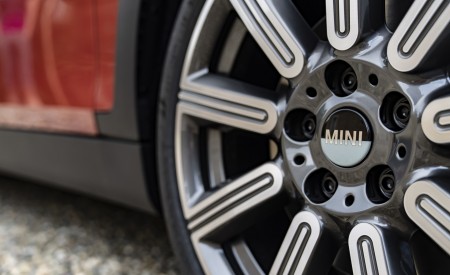 2023 MINI Cooper S Clubman Multitone Edition Brakes Wallpapers 450x275 (32)