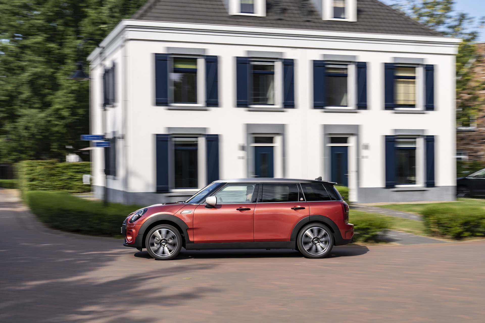 2023 MINI Cooper S Clubman Multitone Edition Side Wallpapers  #13 of 56