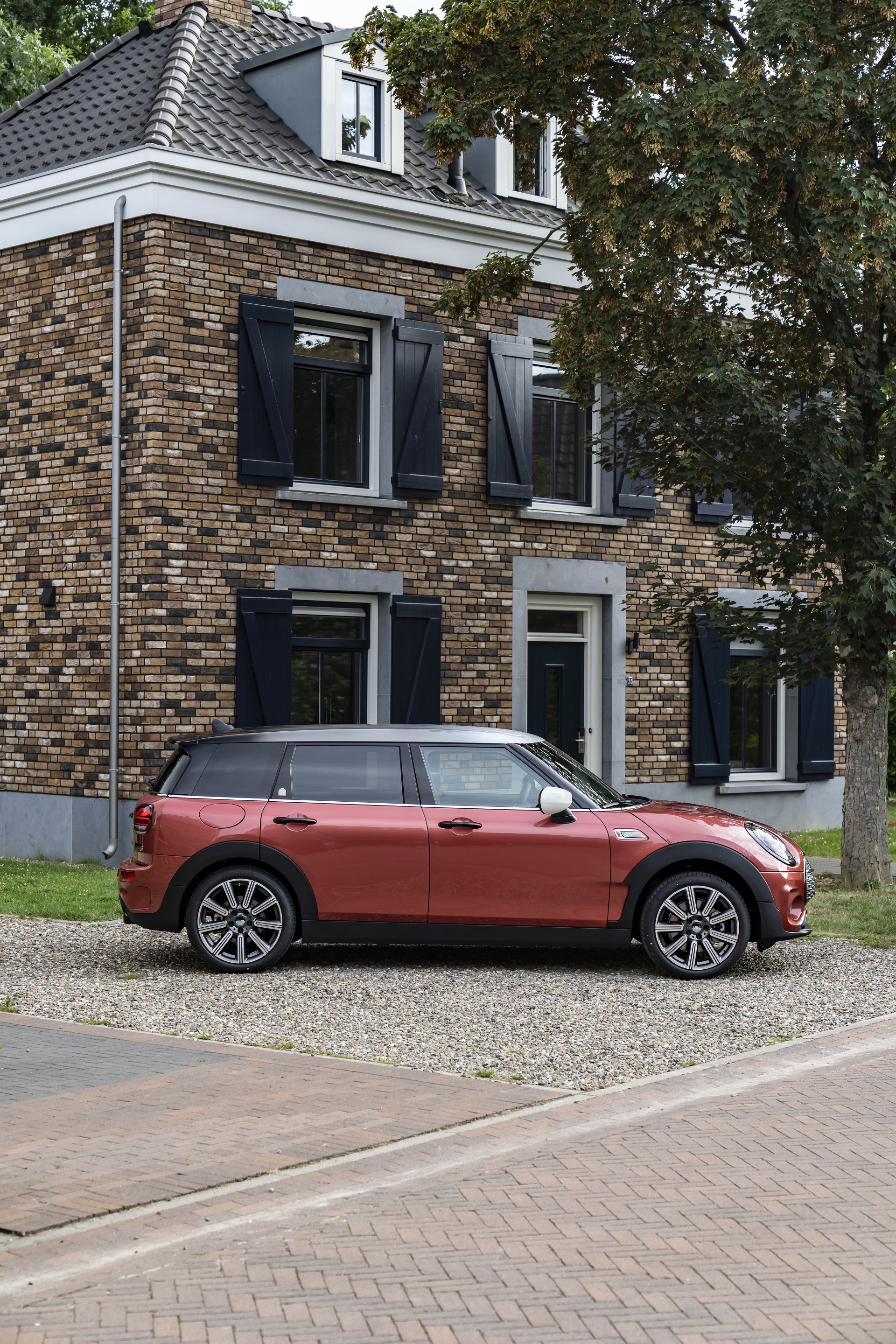 2023 MINI Cooper S Clubman Multitone Edition Side Wallpapers (7)