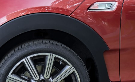 2023 MINI Cooper S Clubman Multitone Edition Wheel Wallpapers 450x275 (27)