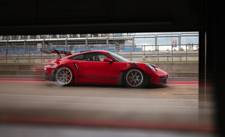 2023 Porsche 911 GT3 RS (Color: Guards Red) Side Wallpapers 450x275 (59)