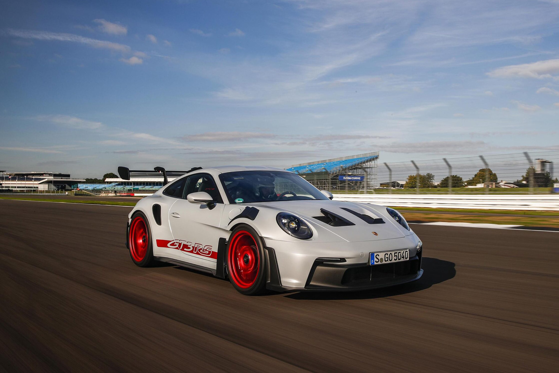 2023 Porsche 911 GT3 RS (Color: Ice Grey Metallic) Front Three-Quarter Wallpapers #93 of 153