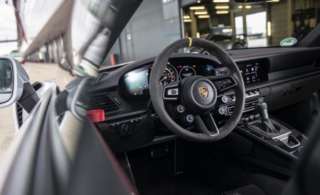 2023 Porsche 911 GT3 RS (Color: Ice Grey Metallic) Interior Steering Wheel Wallpapers 450x275 (116)