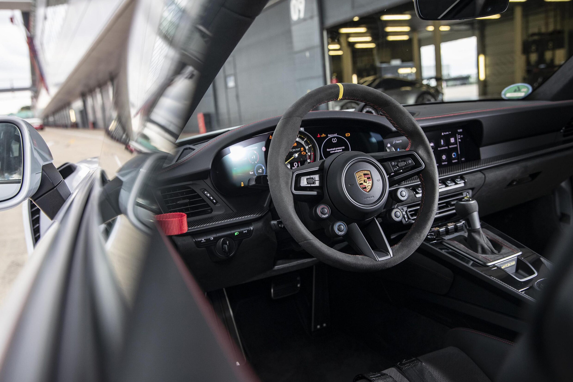 2023 Porsche 911 GT3 RS (Color: Ice Grey Metallic) Interior Steering Wheel Wallpapers #116 of 153
