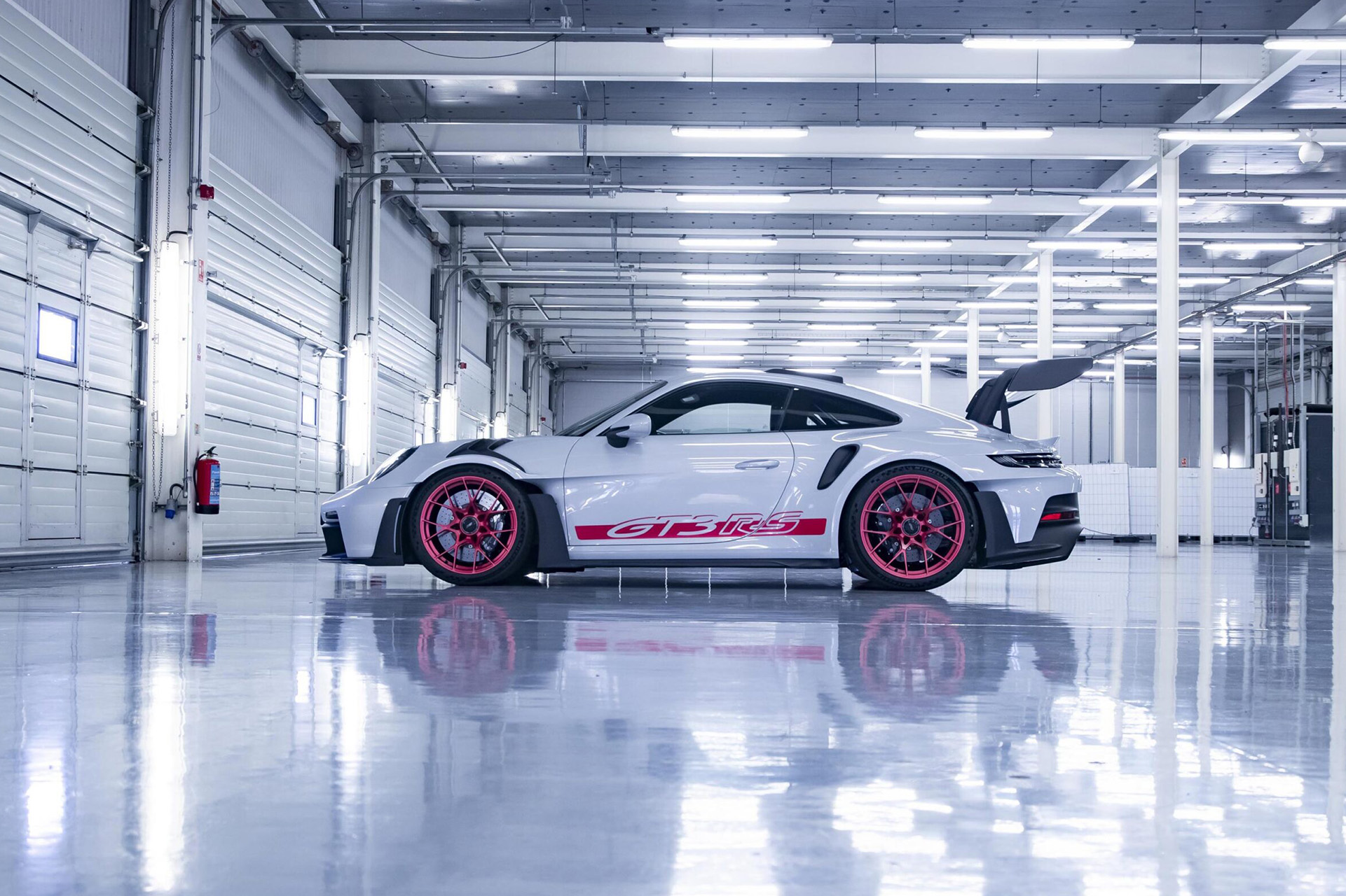 2023 Porsche 911 GT3 RS (Color: Ice Grey Metallic) Side Wallpapers #103 of 153