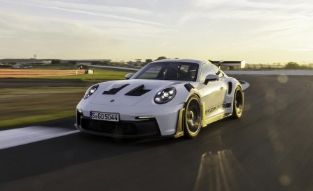 2023 Porsche 911 GT3 RS (Color: White) Front Three-Quarter Wallpapers 450x275 (123)