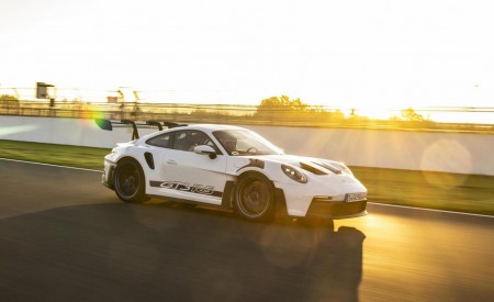 2023 Porsche 911 GT3 RS (Color: White) Front Three-Quarter Wallpapers 450x275 (126)