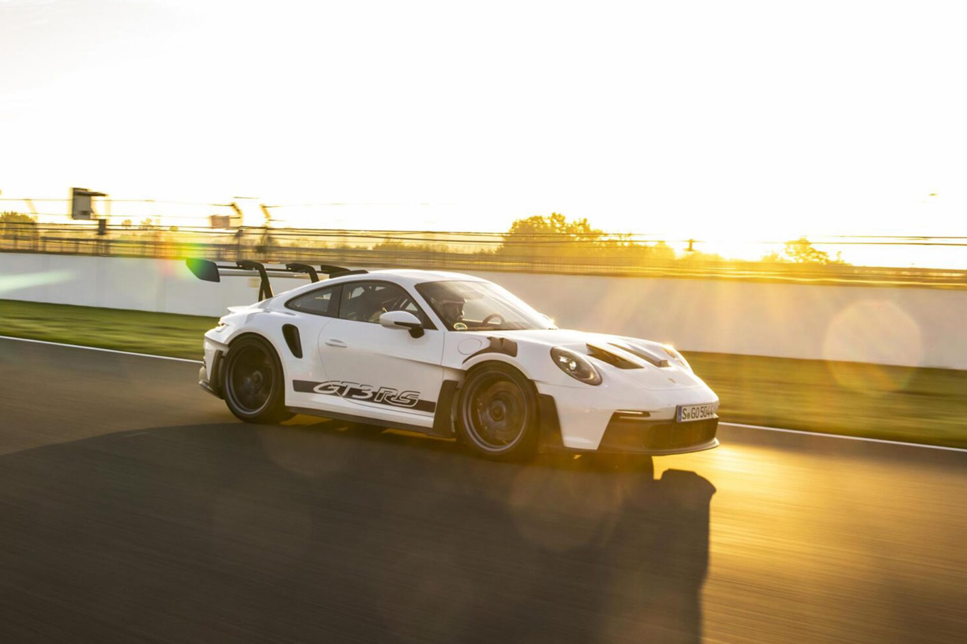 2023 Porsche 911 GT3 RS (Color: White) Front Three-Quarter Wallpapers #126 of 153