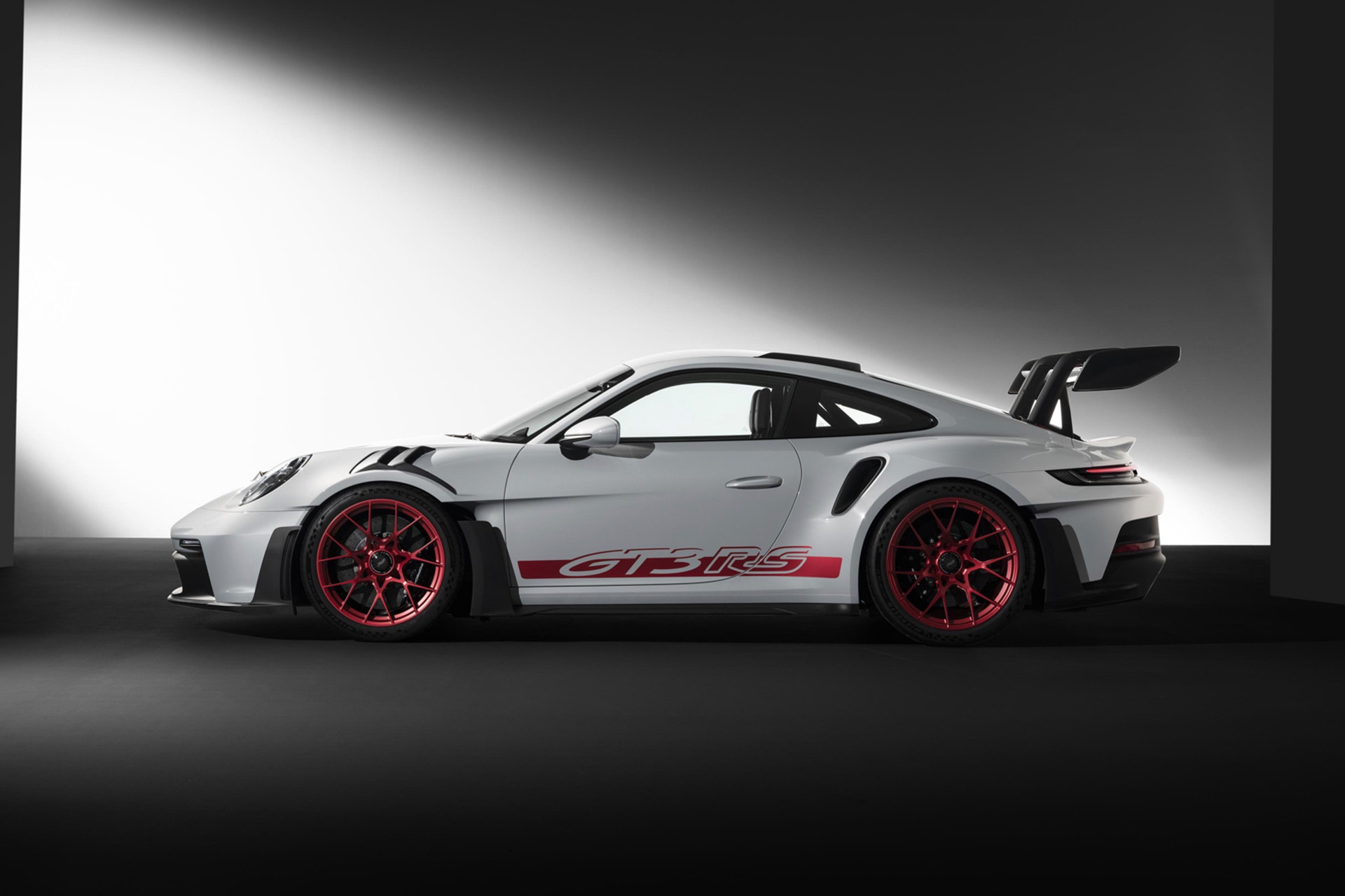 2023 Porsche 911 GT3 RS Side Wallpapers #27 of 153