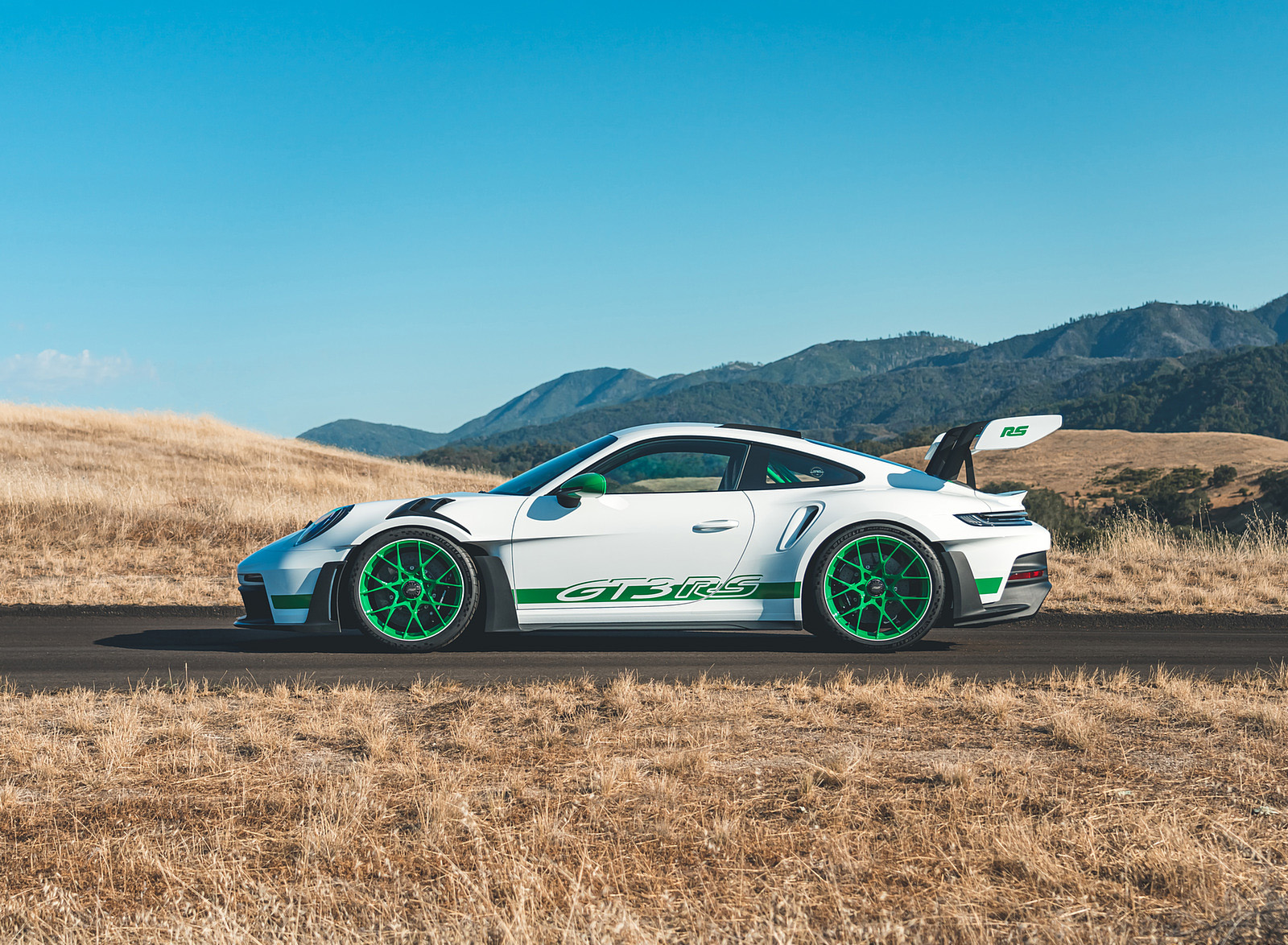2023 Porsche 911 GT3 RS Tribute to Carrera RS Package Side Wallpapers (6)