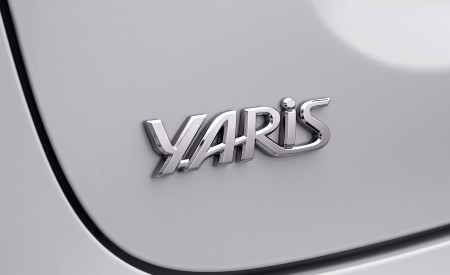 2023 Toyota Yaris Cross GR SPORT Badge Wallpapers 450x275 (12)