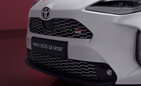 2023 Toyota Yaris Cross GR SPORT Front Wallpapers 450x275 (9)